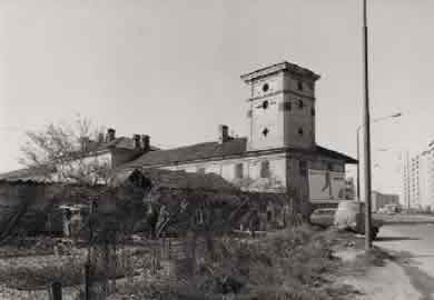 Esterno della Cascina Giajone prima del restauro