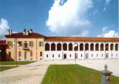 Panoramica della Cascina Giajone dopo il restauro