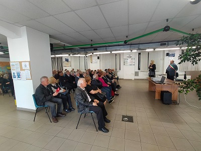 Le 160 coppie accolte nella Sala Consiglio della Circoscrizione 